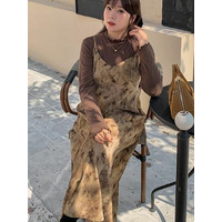 【LL-6L】フリル縁のリブトップスとシックな花柄ジャンパースカートセット　大きいサイズレディース