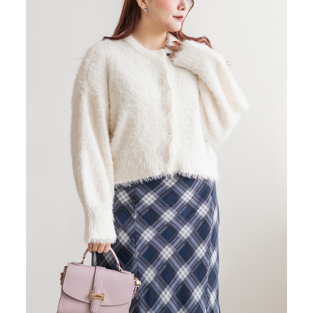 フェザーヤーンパール釦カーディガン4