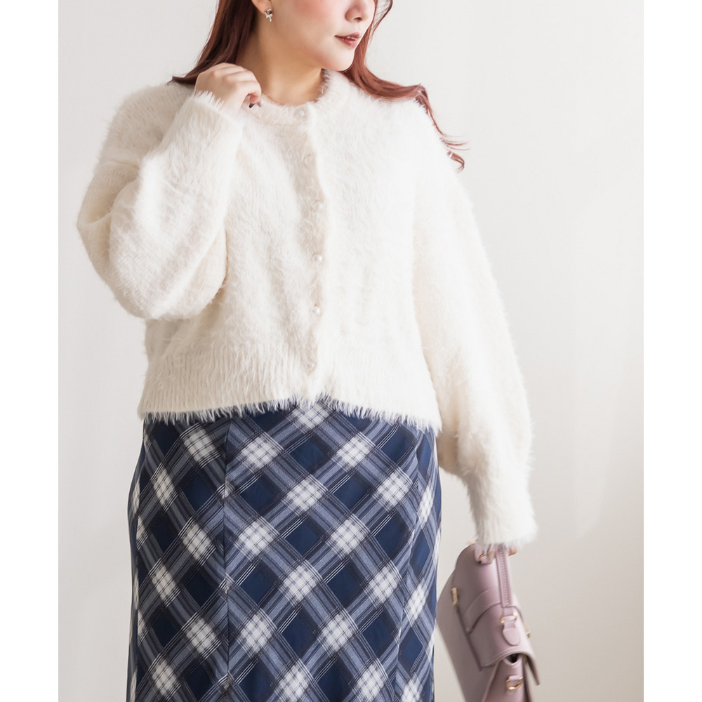 フェザーヤーンパール釦カーディガン6