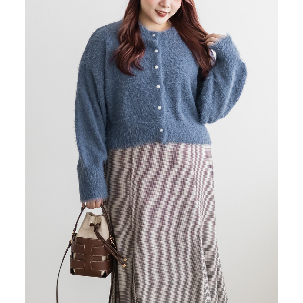 フェザーヤーンパール釦カーディガン9