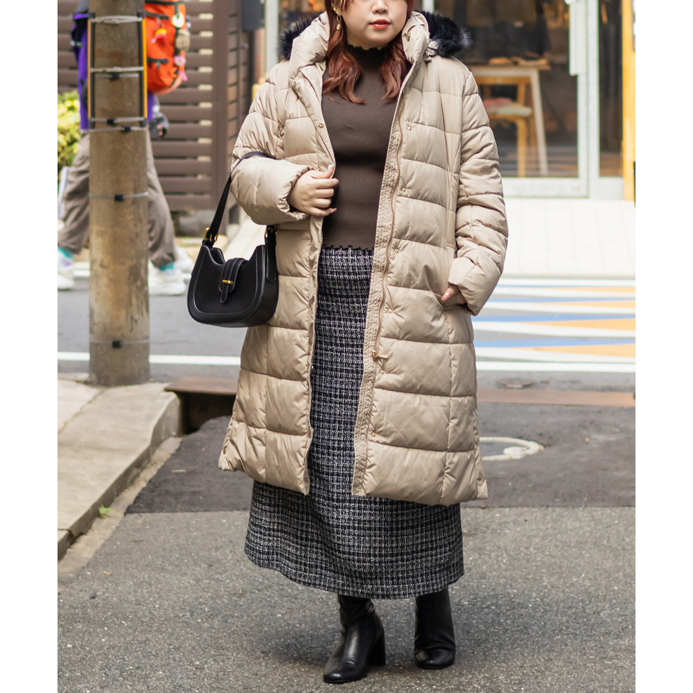 ファーフード付きロングコート1