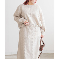 ふくれジャガードドロストトップス＆フレアスカート