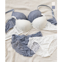 アンダーストリングレーシーブラジャー＆ショーツセット