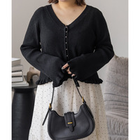 CLETTEオリジナルビジューボタンフリル使いニットカーディガン