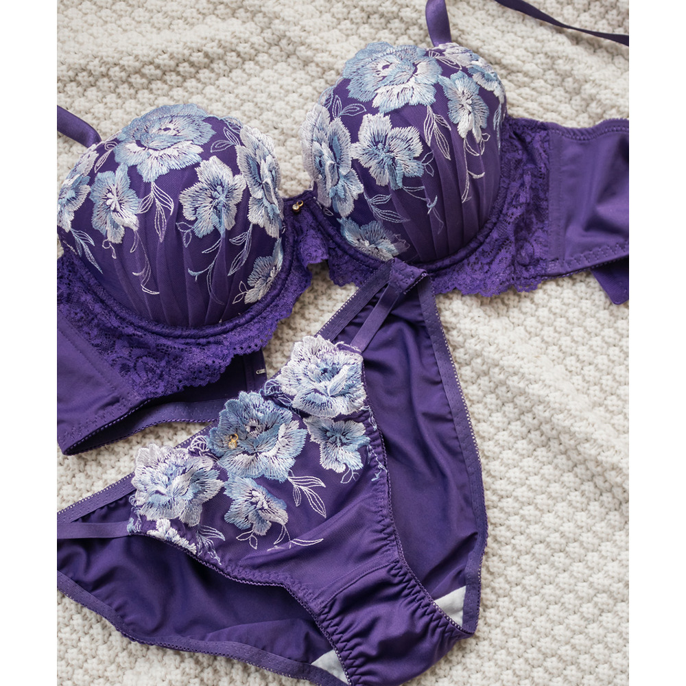 脇高エレガントレースソフトワイヤーブラジャー&ショーツセット1