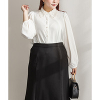 パール使いレース襟ブラウス