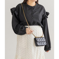 フリル使いブラウス