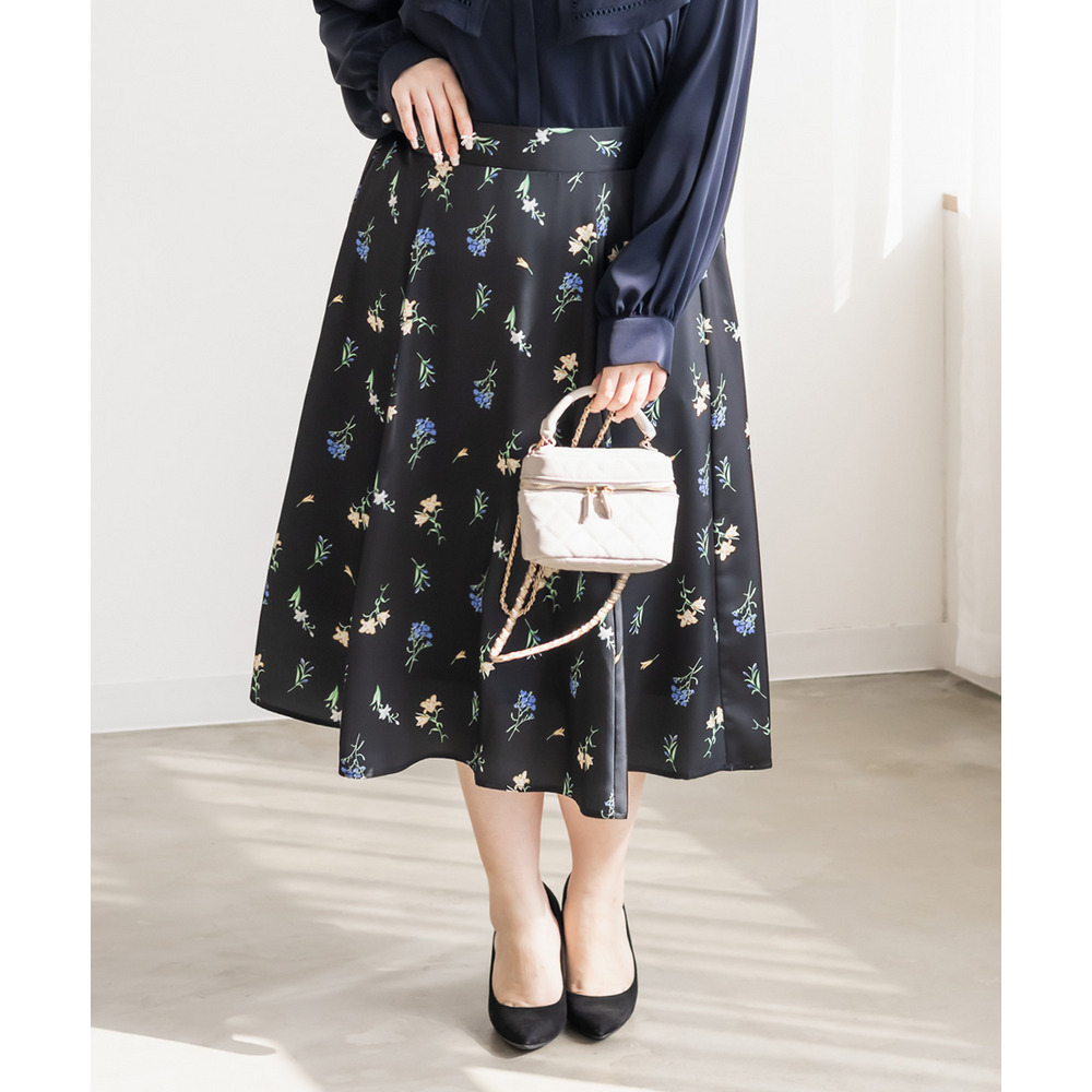 花柄サテンフレアスカート4