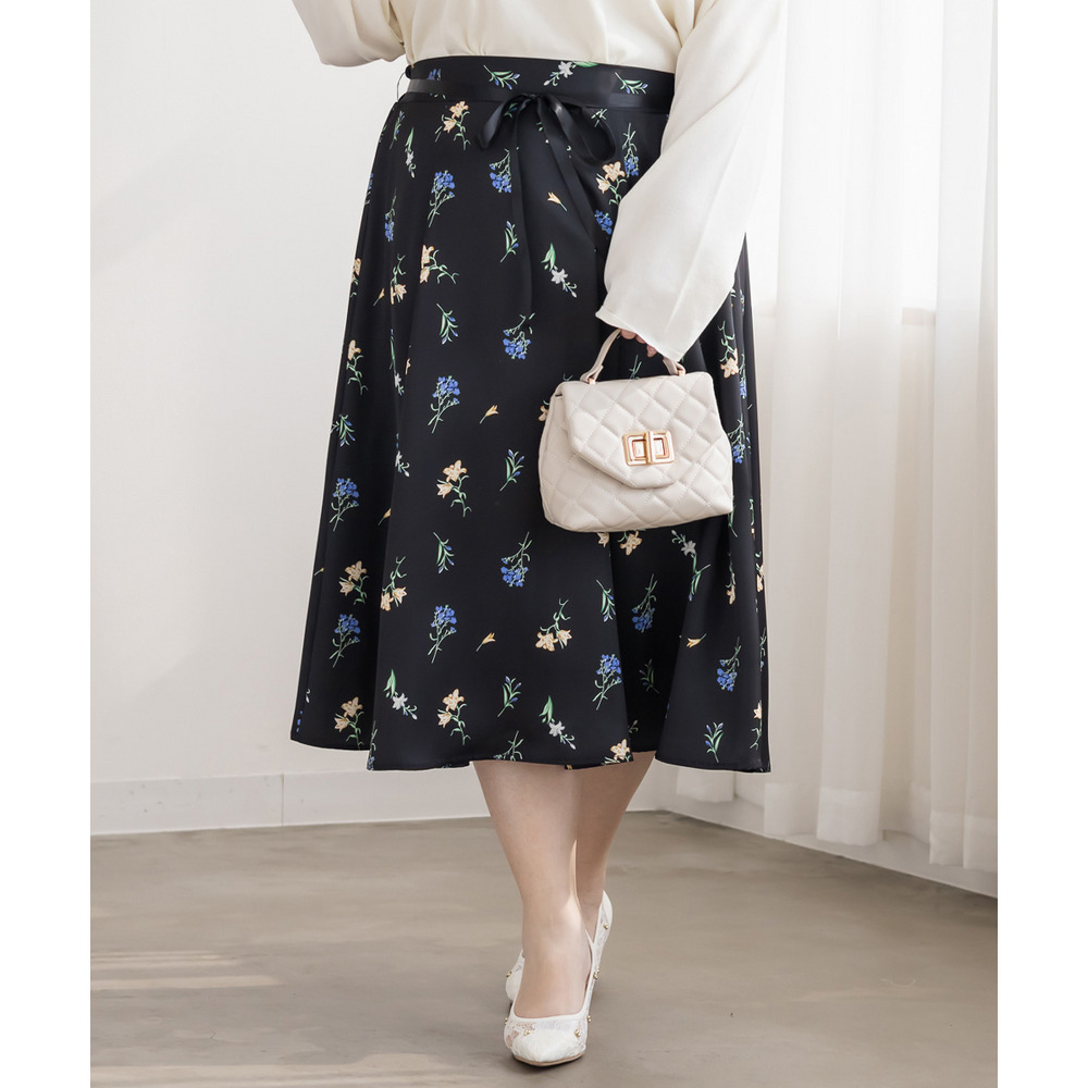 花柄サテンフレアスカート9