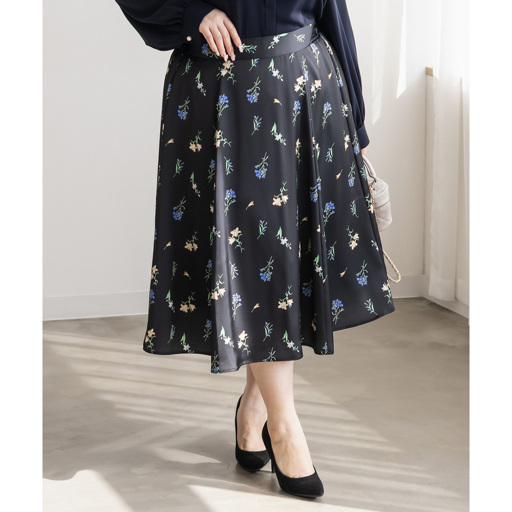 花柄サテンフレアスカート1