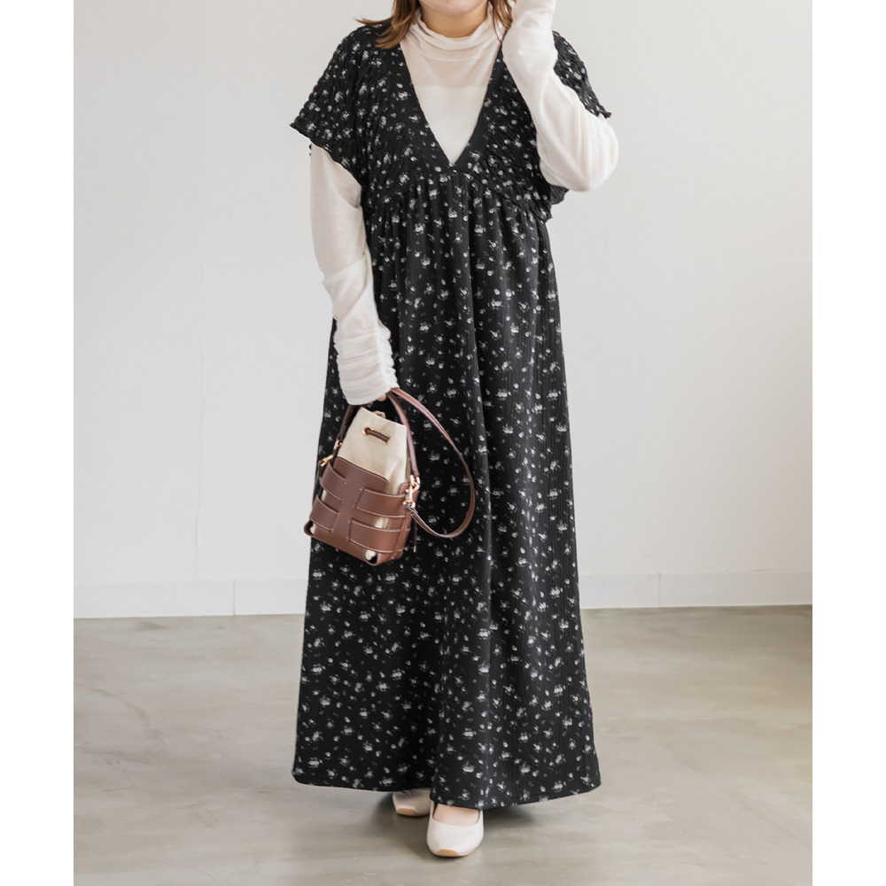 花柄シャーリングVネックワンピース2