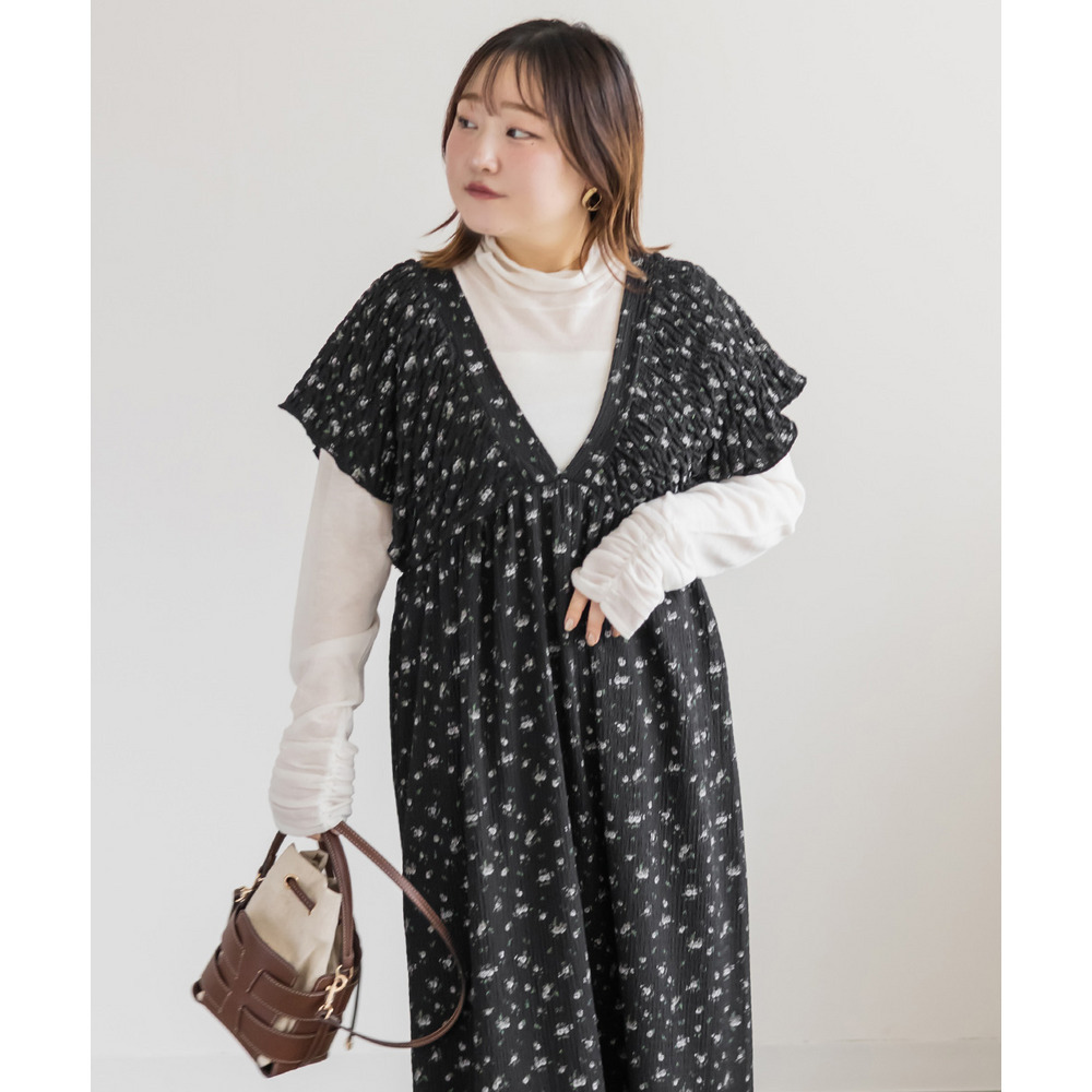 花柄シャーリングVネックワンピース3