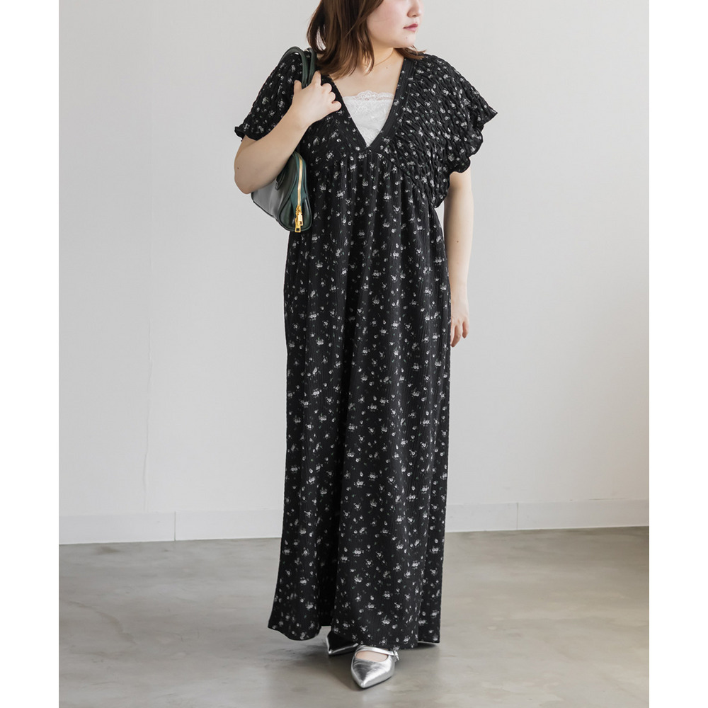 花柄シャーリングVネックワンピース1