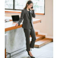 【レディーススーツ】洗えるウール調９分丈テーパードストレッチパンツスーツ（テーラードジャケット＋パンツ） 大きいサイズ