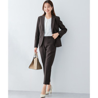 【レディーススーツ】 洗えるウール調9分丈テーパードストレッチパンツスーツ（テーラードジャケット＋パンツ）　大きいサイズ