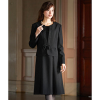 【喪服・礼服】洗える防しわ飾りリボン付きレース使いストレッチノーカラーアンサンブル（ノーカラージャケット＋ヨーク切替前開きワンピース） 大きいサイズ