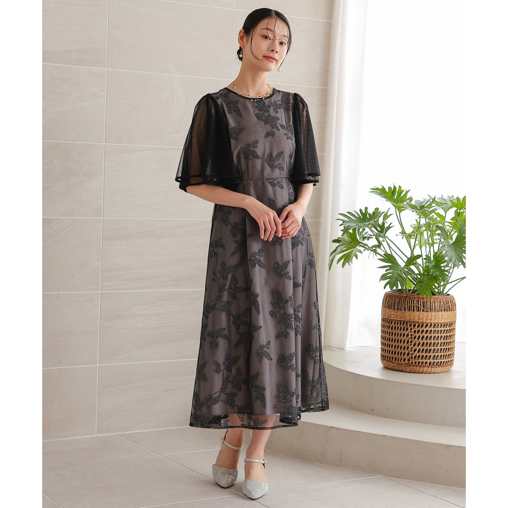 【結婚式・パーティードレス】チュール刺繍使いフレアスリーブワンピースドレス 大きいサイズ1