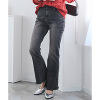 柔らかく動きやすい裾フリンジフレアデニムパンツ（ゆったりヒップ） 大きいサイズ