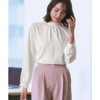 ストレッチパウダーサテン前後2WAYスタンドフリルブラウス（しわになりにくい・速乾・洗濯機OK・UVカット） 大きいサイズ