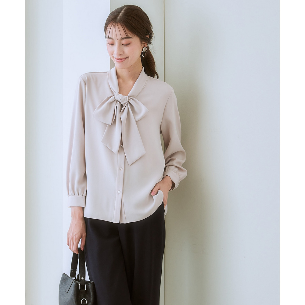 ストレッチパウダーサテンビッグリボンタイブラウス(しわになりにくい・速乾・洗濯機OK・UVカット) 大きいサイズ11
