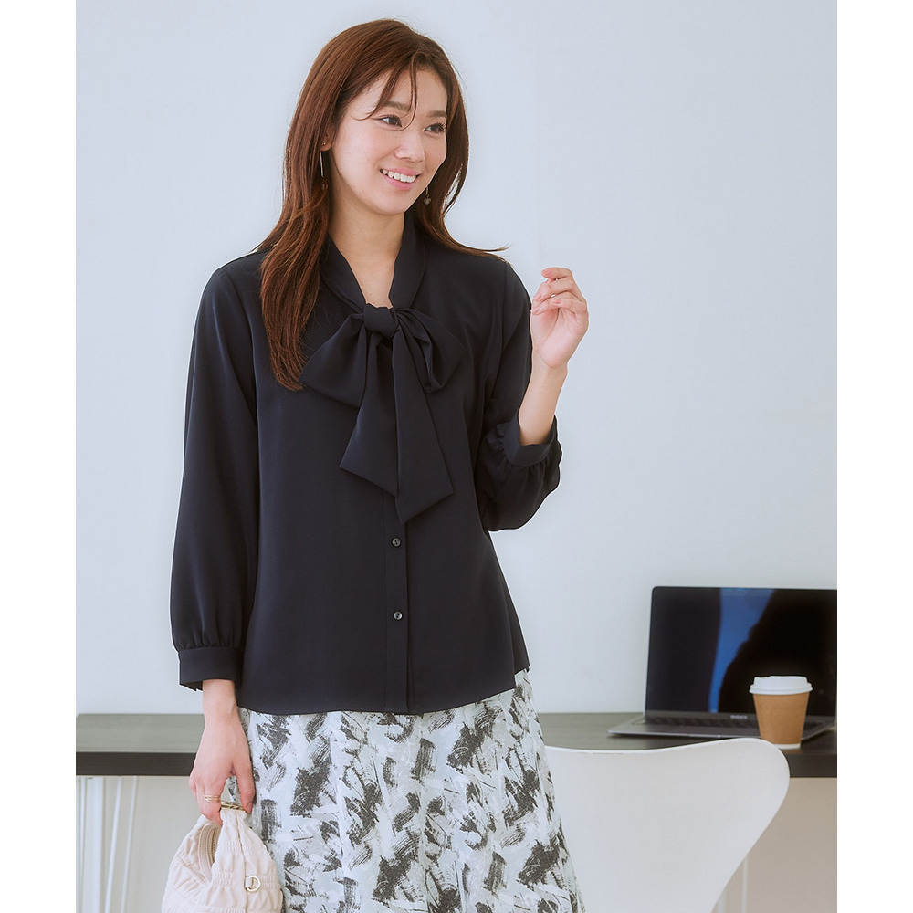 ストレッチパウダーサテンビッグリボンタイブラウス(しわになりにくい・速乾・洗濯機OK・UVカット) 大きいサイズ14
