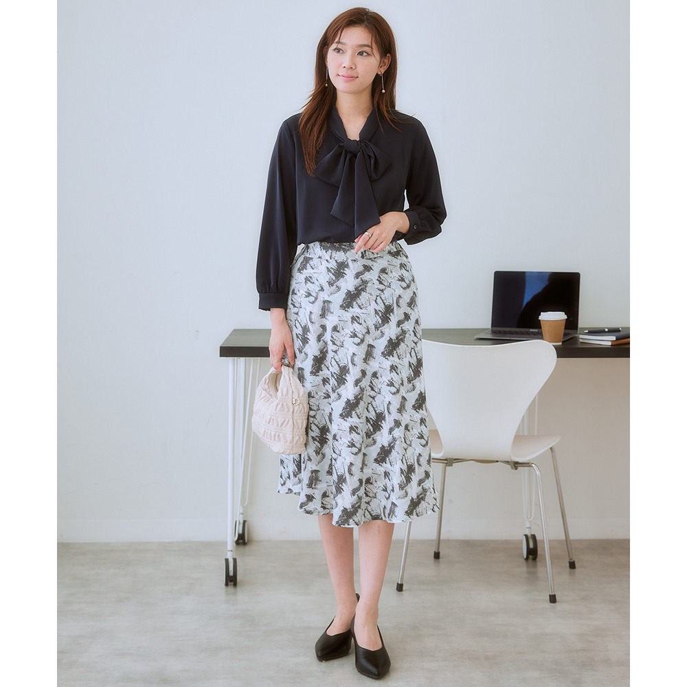 ストレッチパウダーサテンビッグリボンタイブラウス(しわになりにくい・速乾・洗濯機OK・UVカット) 大きいサイズ15