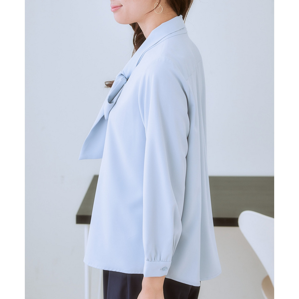 ストレッチパウダーサテンビッグリボンタイブラウス(しわになりにくい・速乾・洗濯機OK・UVカット) 大きいサイズ20