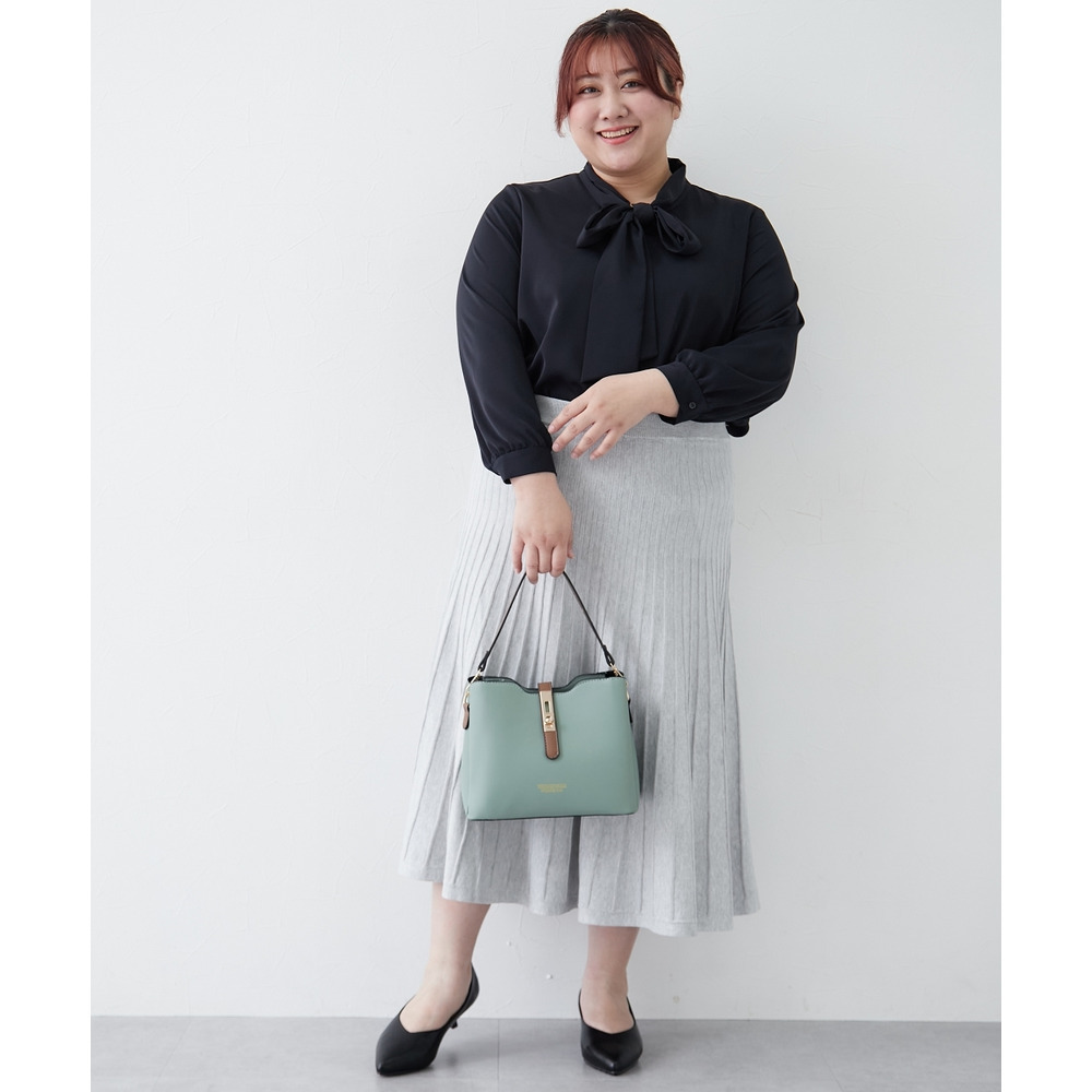 ストレッチパウダーサテンビッグリボンタイブラウス(しわになりにくい・速乾・洗濯機OK・UVカット) 大きいサイズ22