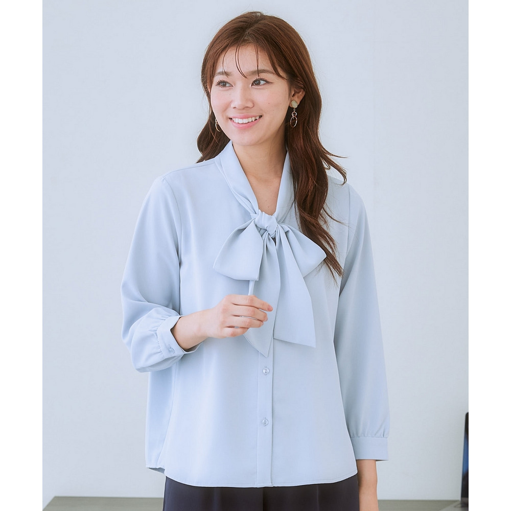 ストレッチパウダーサテンビッグリボンタイブラウス(しわになりにくい・速乾・洗濯機OK・UVカット) 大きいサイズ1