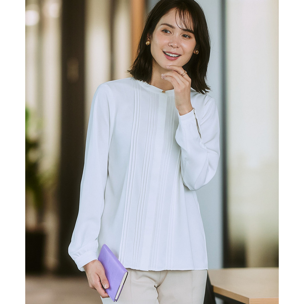 ストレッチパウダーサテンピンタックブラウス(しわになりにくい・速乾・洗濯機OK・UVカット) 大きいサイズ1