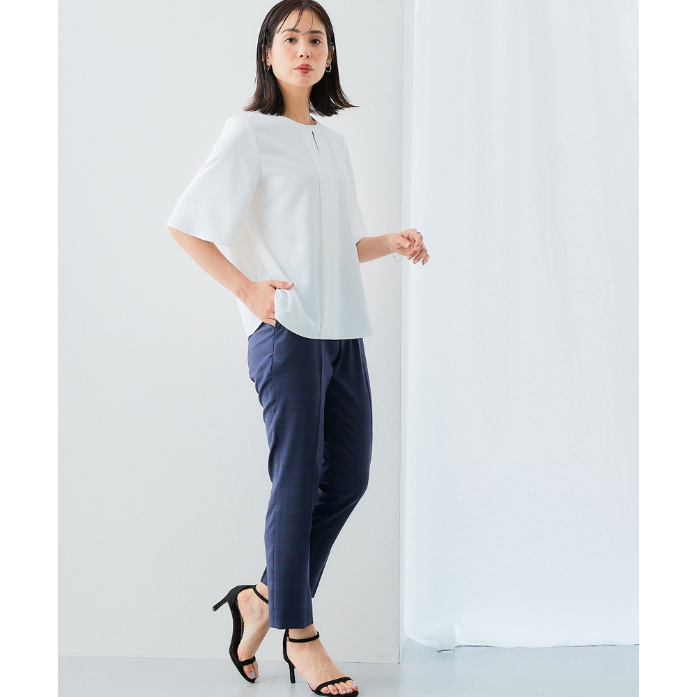 ストレッチパウダーサテンキーネックフレア袖ブラウス(しわになりにくい・速乾・洗濯機OK・UVカット) 大きいサイズ12