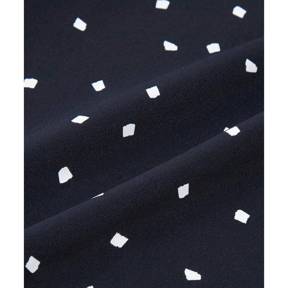 ストレッチパウダーサテンキーネックフレア袖ブラウス(しわになりにくい・速乾・洗濯機OK・UVカット) 大きいサイズ29