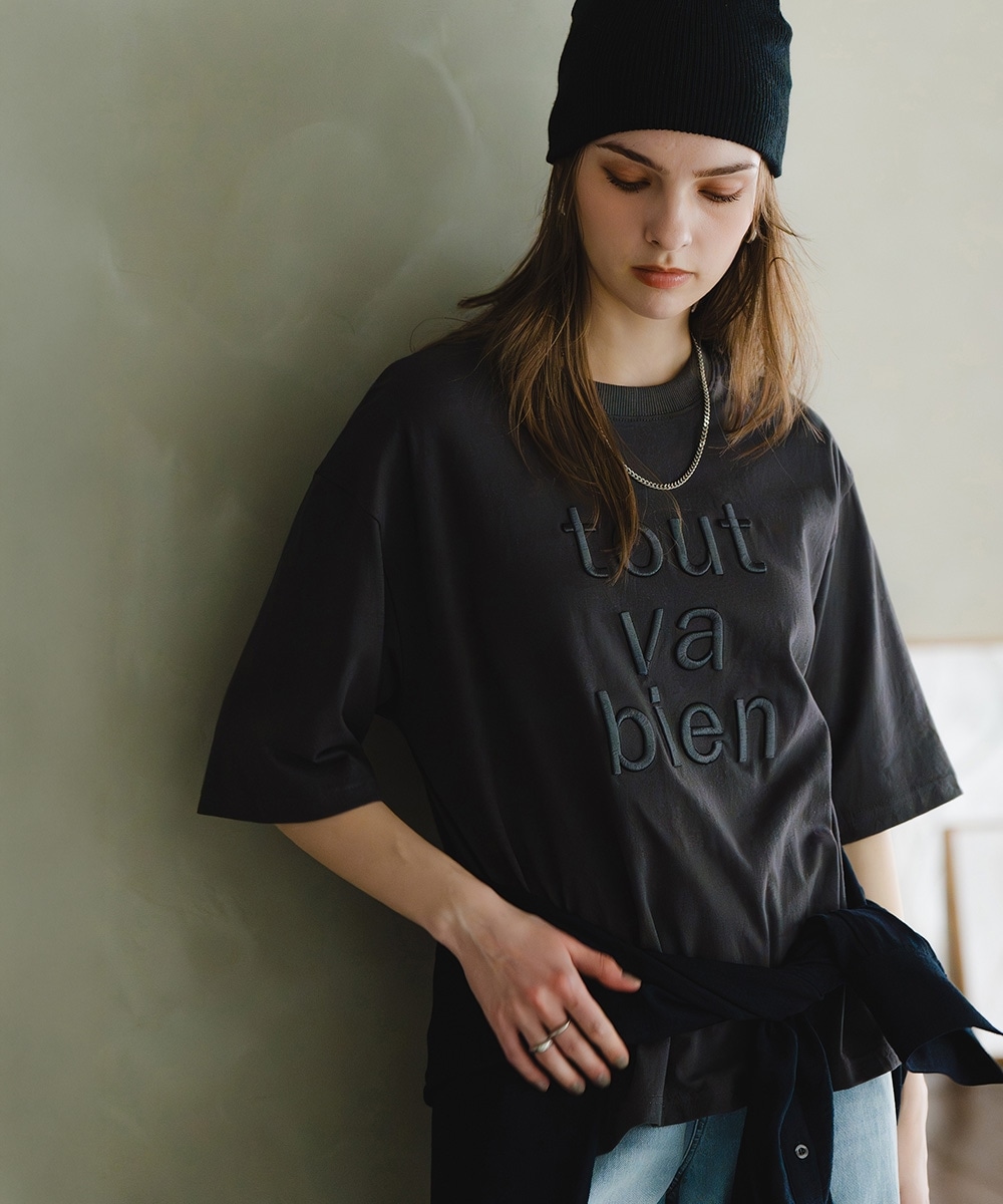 綿100％立体ロゴ刺しゅうルーズシルエットこなれTシャツ　大きいサイズ