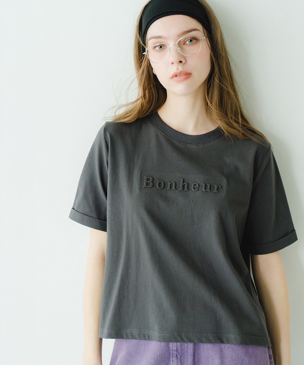 綿100％エンボスロゴクロップド丈こなれTシャツ　大きいサイズ