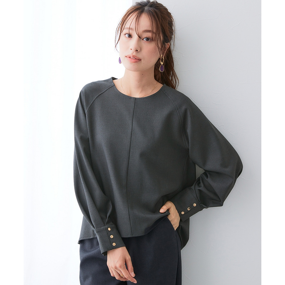 【あったか裏起毛】袖ゴールドボタンプルオーバーブラウス(しわになりにくい・ストレッチ・保温性) 大きいサイズ1