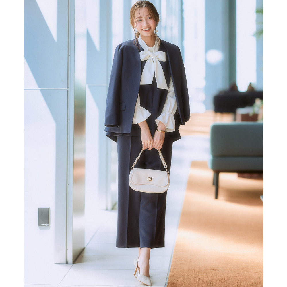 【レディーススーツ】ドビー素材セットアップパンツスーツ4点セット(ノーカラージャケット+ジレ+ブラウス+セミワイドパンツ) 大きいサイズ14