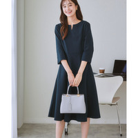 ゴールドパーツ使いウエスト切替フレアワンピース 大きいサイズ