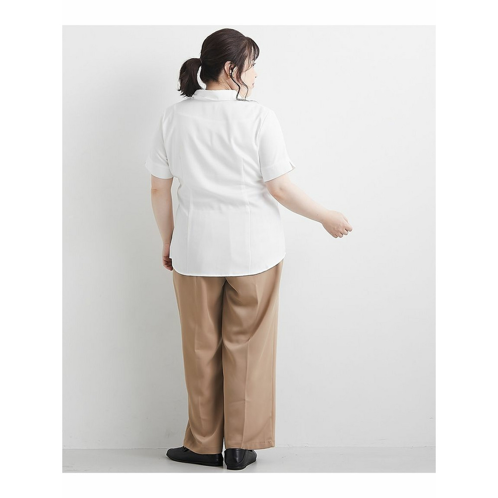 大きいサイズ　【事務服・会社制服】パウダーサテン半袖スキッパーシャツ（抗菌防臭加工）（チラ見え防止ボタン付）23