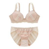 レイラノンワイヤーブラジャーショーツセット