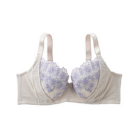 胸の横流れと下垂防止する線画調レースブラジャー（カップ裏吸汗速乾メッシュ）（トリンプ）（大きい胸専用企画）