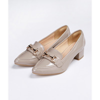 【ゆったり幅広】ビット付ポインテッドトゥローファーパンプス（ワイズ４E）