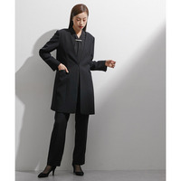 【喪服・礼服】袱紗も入る多ポケット仕様　洗える防しわストレッチノーカラージャケット3点セットスーツ（ジャケット＋パール調アクセ前開きブラウス＋パンツ） 大きいサイズ　Callarus