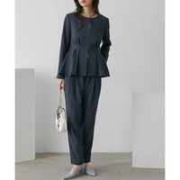 【入学式・卒業式・フォーマル】洗えるデザイン3点セットスーツ（ペプラムジャケット＋ブラウス＋パンツ） 大きいサイズ　Callarus