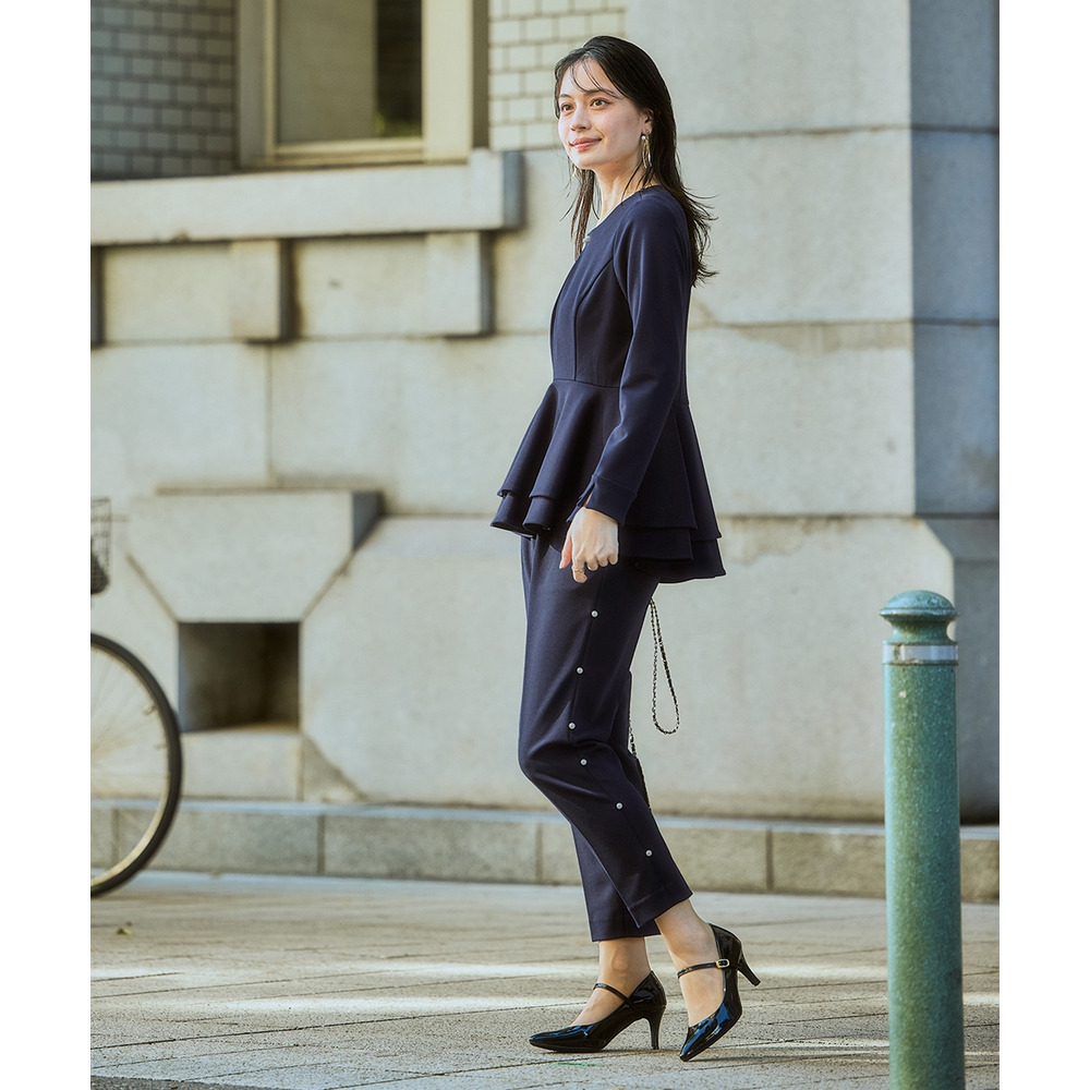 【入学式・卒業式・フォーマル】カットジョーゼットペプラムブラウス+パール調ボタンデザインテーパードパンツセットアップ 大きいサイズ Callarus10