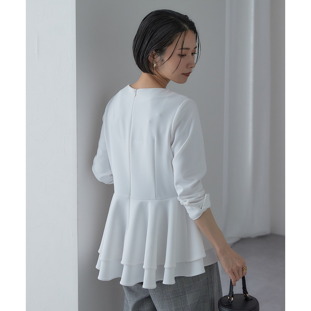 【入学式・卒業式・フォーマル】カットジョーゼットペプラムブラウス+パール調ボタンデザインテーパードパンツセットアップ 大きいサイズ Callarus17