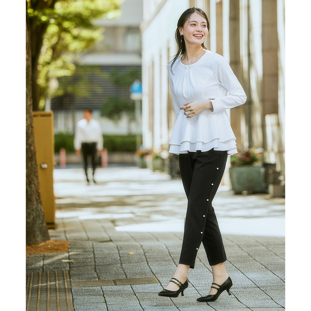 【入学式・卒業式・フォーマル】カットジョーゼットペプラムブラウス+パール調ボタンデザインテーパードパンツセットアップ 大きいサイズ Callarus1