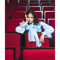 【入学式・卒業式・フォーマル】<単品>前後2WAYオーガンジーリボン付き袖フリルブロードブラウス 大きいサイズ　Callarus