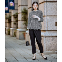 【入学式・卒業式・フォーマル】取り外せるフリル襟付カットツイードペプラムブラウス＋ジャージーテーパードパンツセット 大きいサイズ　Callarus