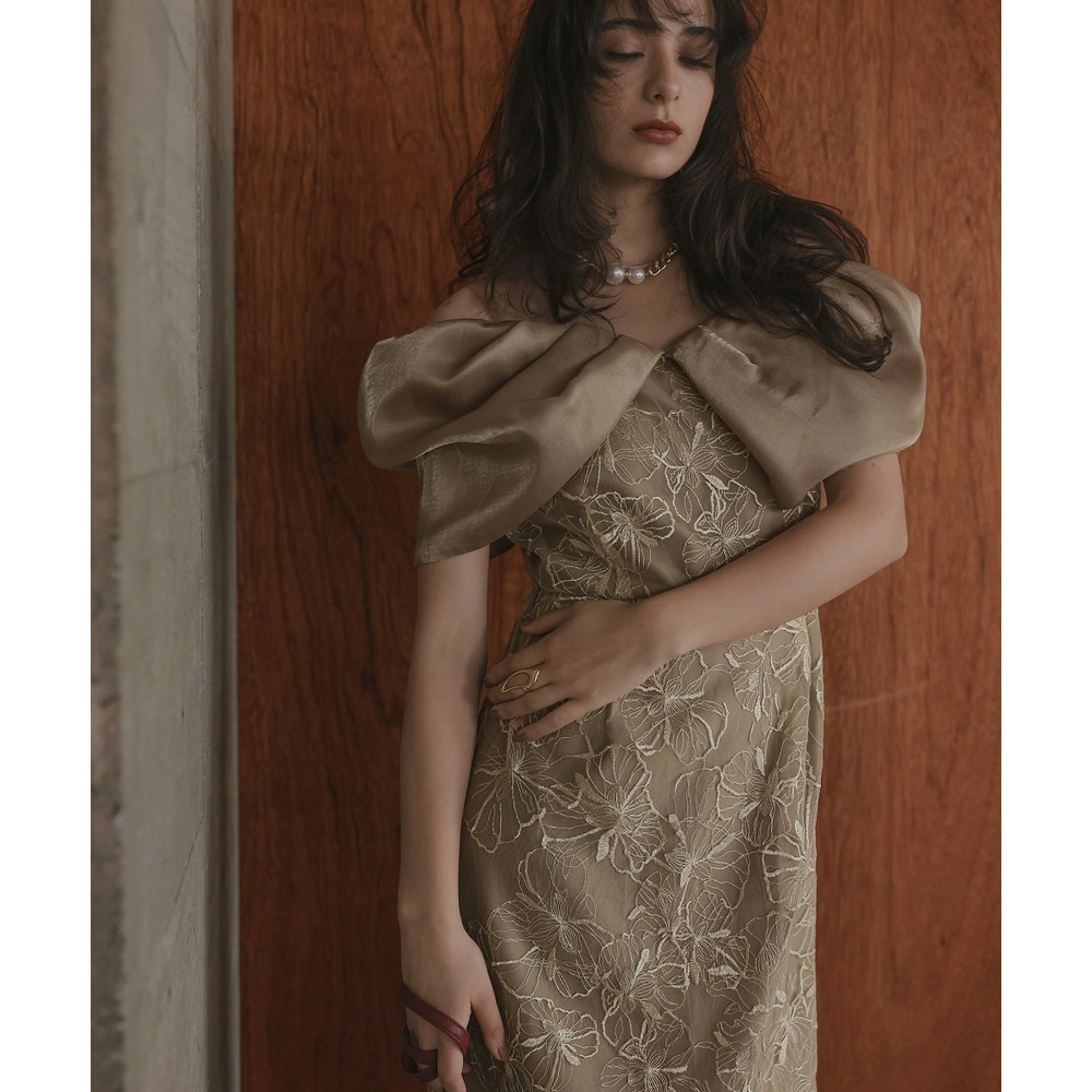 【お呼ばれ・よそいき・結婚式・パーティー・オケージョンドレス】メタリックボイルオーガンジーオフショルダーデザイン刺繍ワンピースドレス 大きいサイズ Callarus13