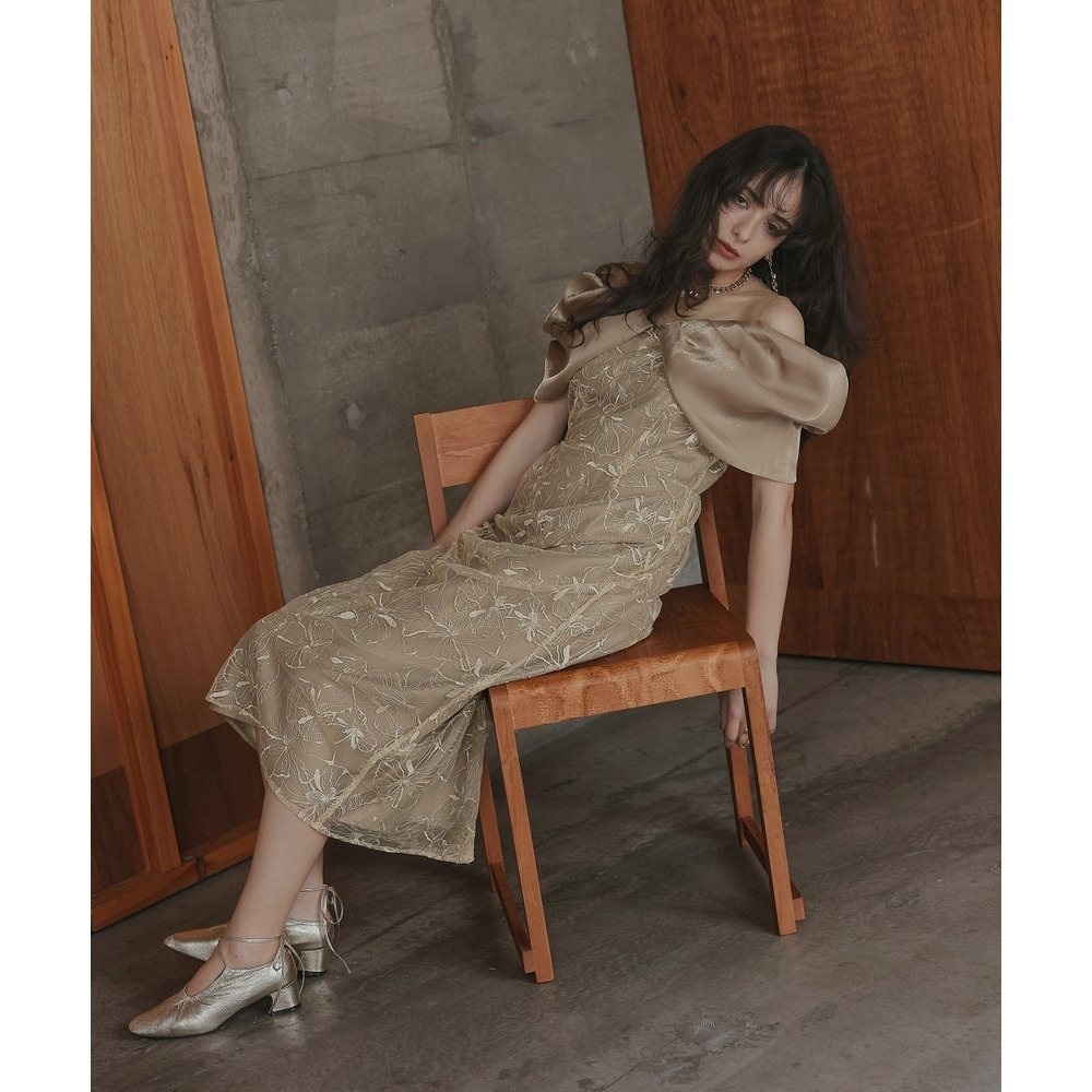 【お呼ばれ・よそいき・結婚式・パーティー・オケージョンドレス】メタリックボイルオーガンジーオフショルダーデザイン刺繍ワンピースドレス 大きいサイズ Callarus18